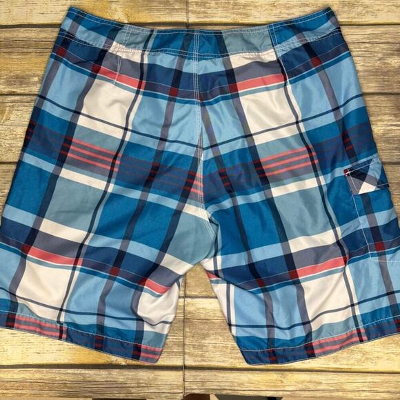 Old Navy Red White Blue Plaid Mesh Lined  Knee Length Swim Trunks Sz L - Picture 9 of 9